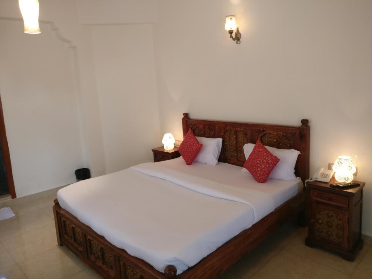Empire Palace Hotel Udaipur Eksteriør billede