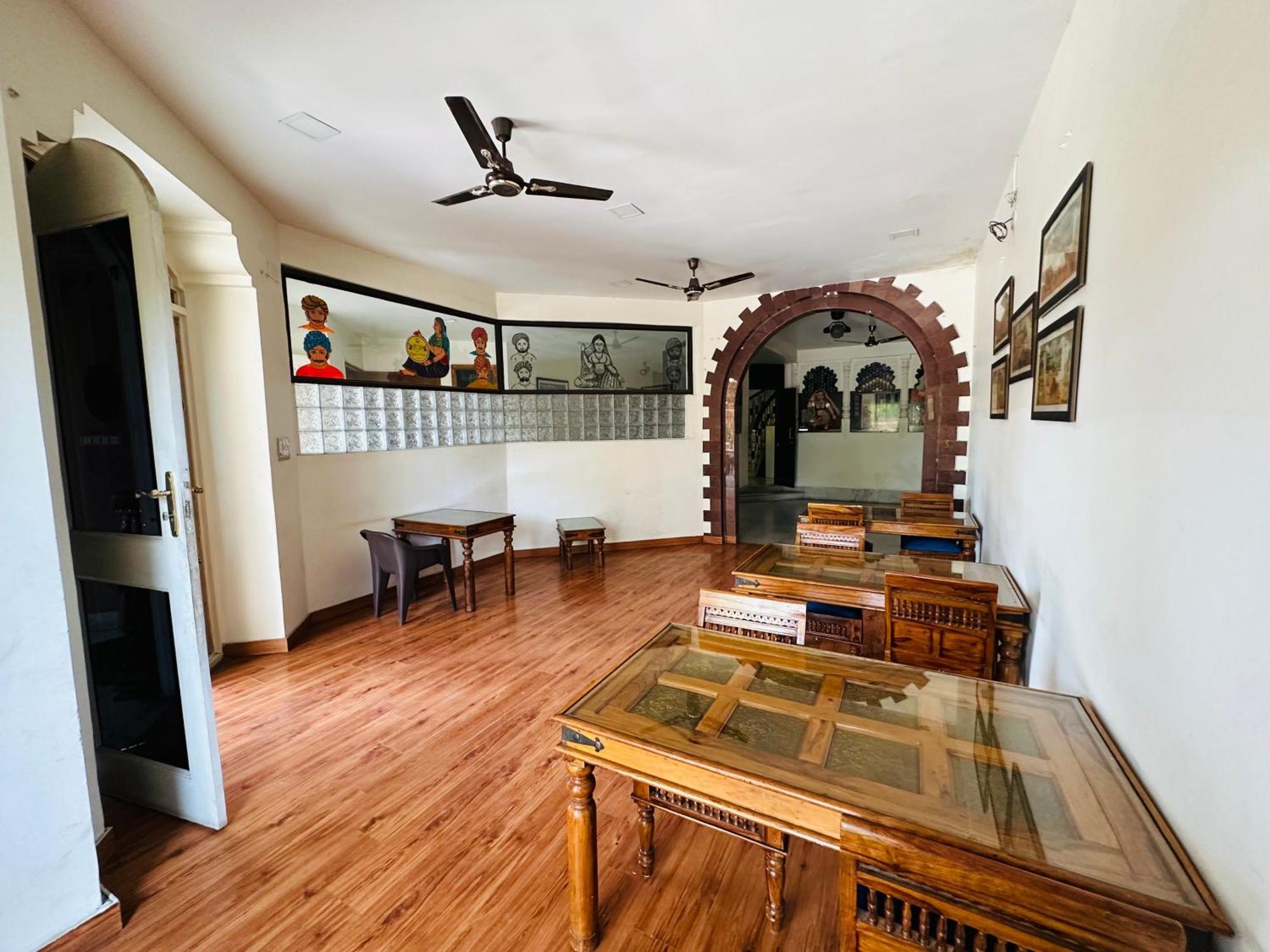 Empire Palace Hotel Udaipur Eksteriør billede